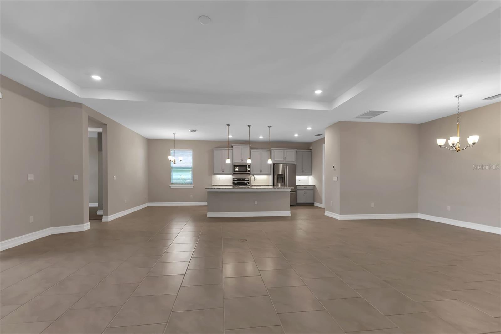 25435 KOWLOON LN