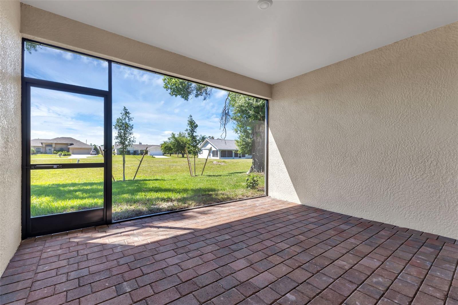 25435 KOWLOON LN
