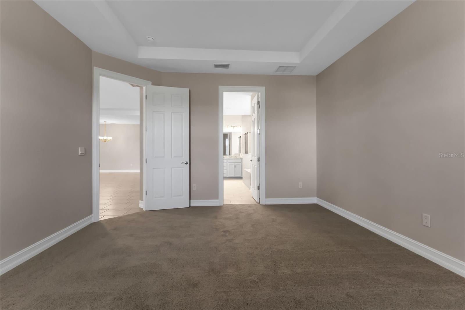 25435 KOWLOON LN