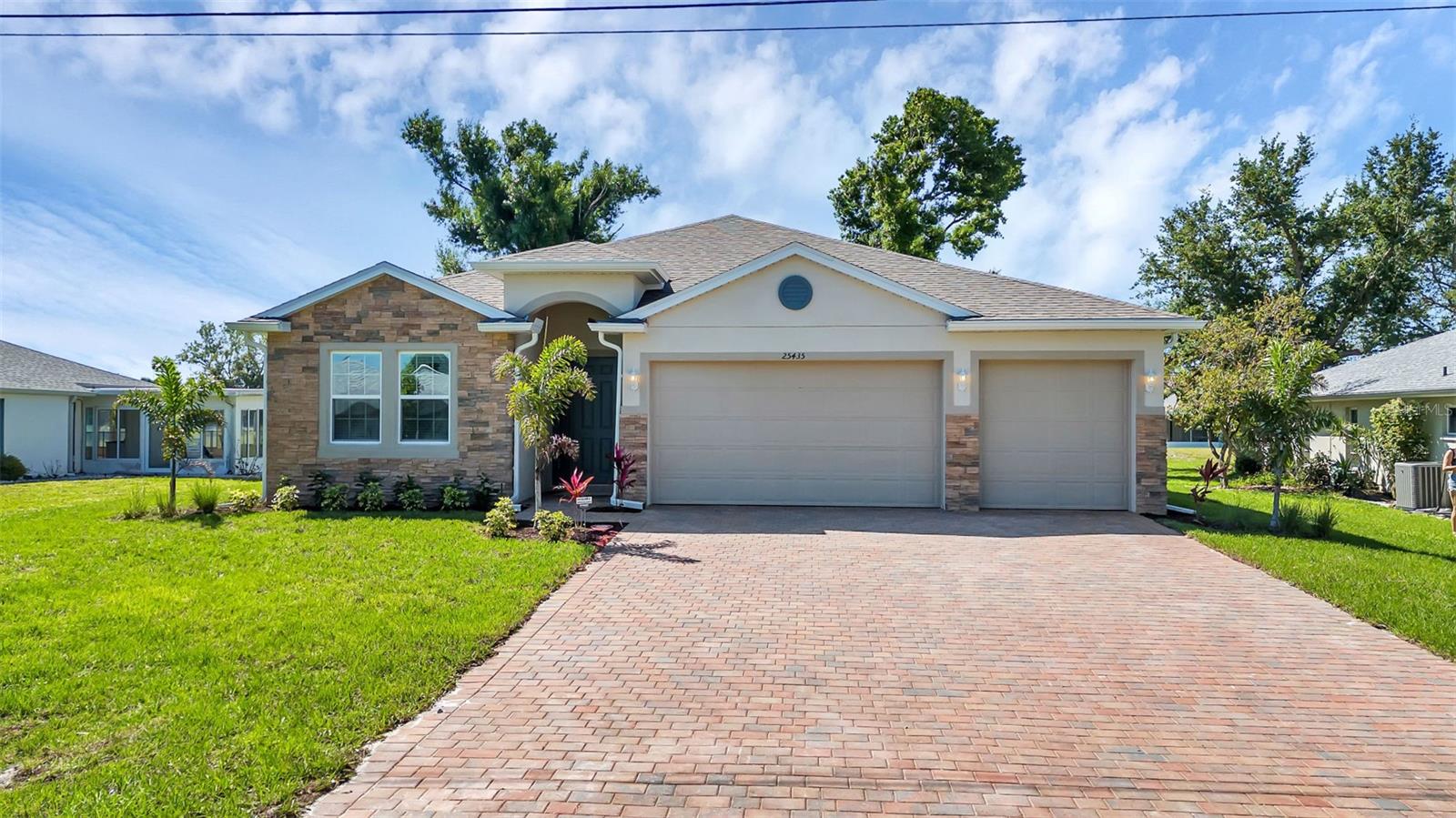 25435 KOWLOON LN