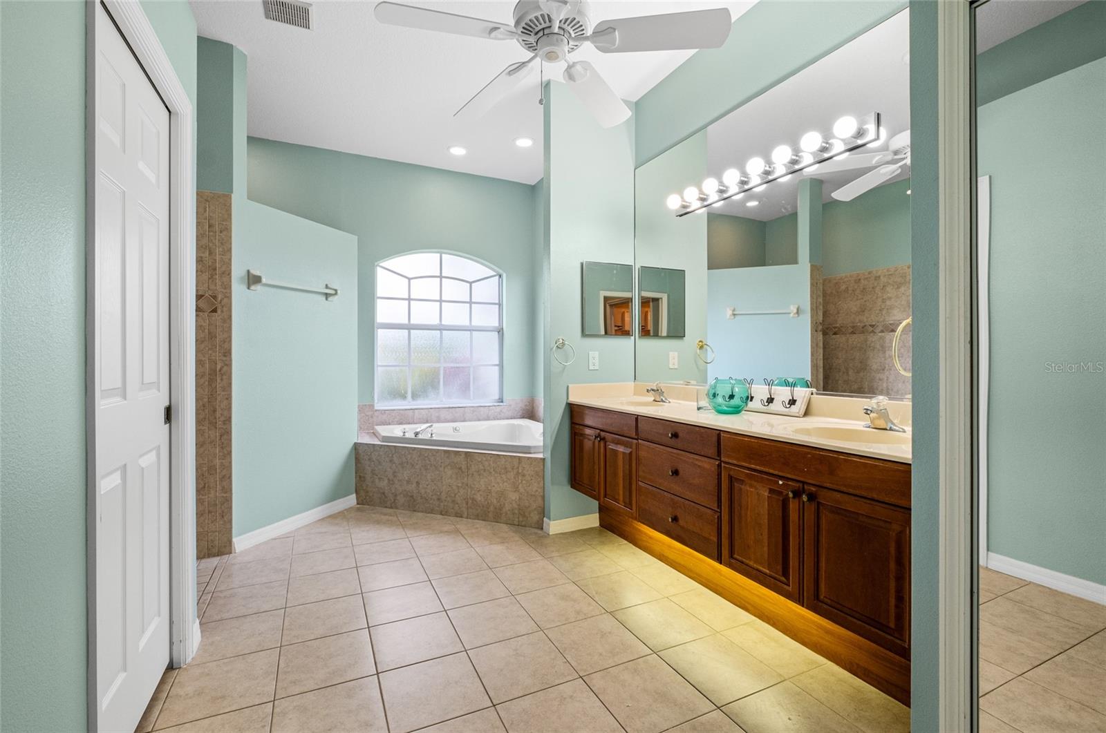 2142 SILVER PALM ROAD