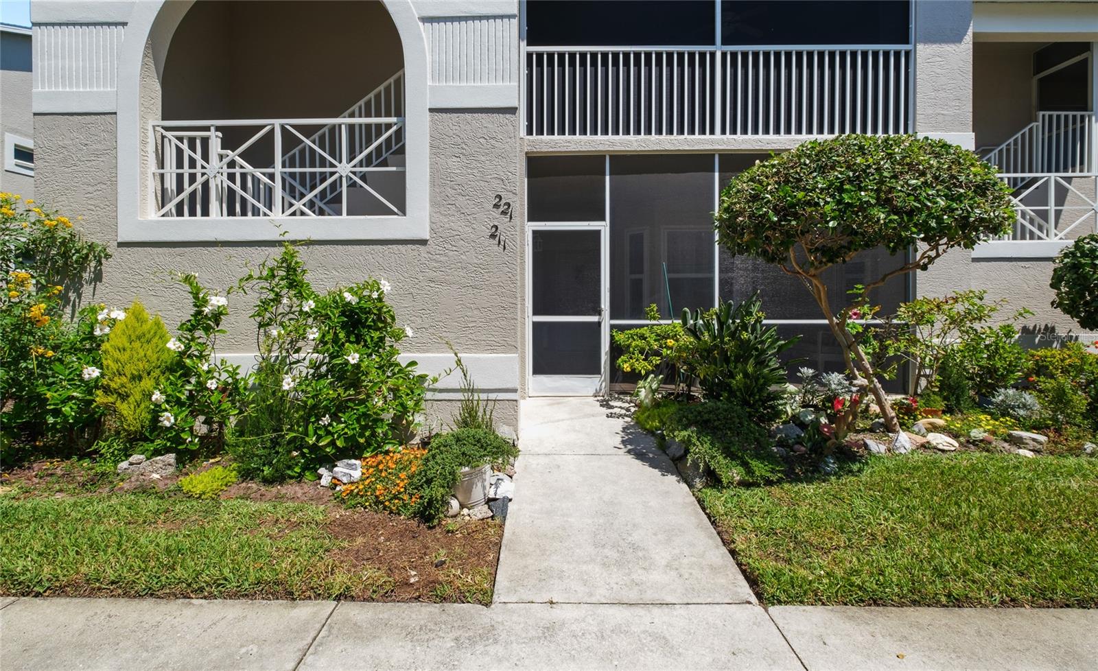 8099 QUEEN PALM LN #211