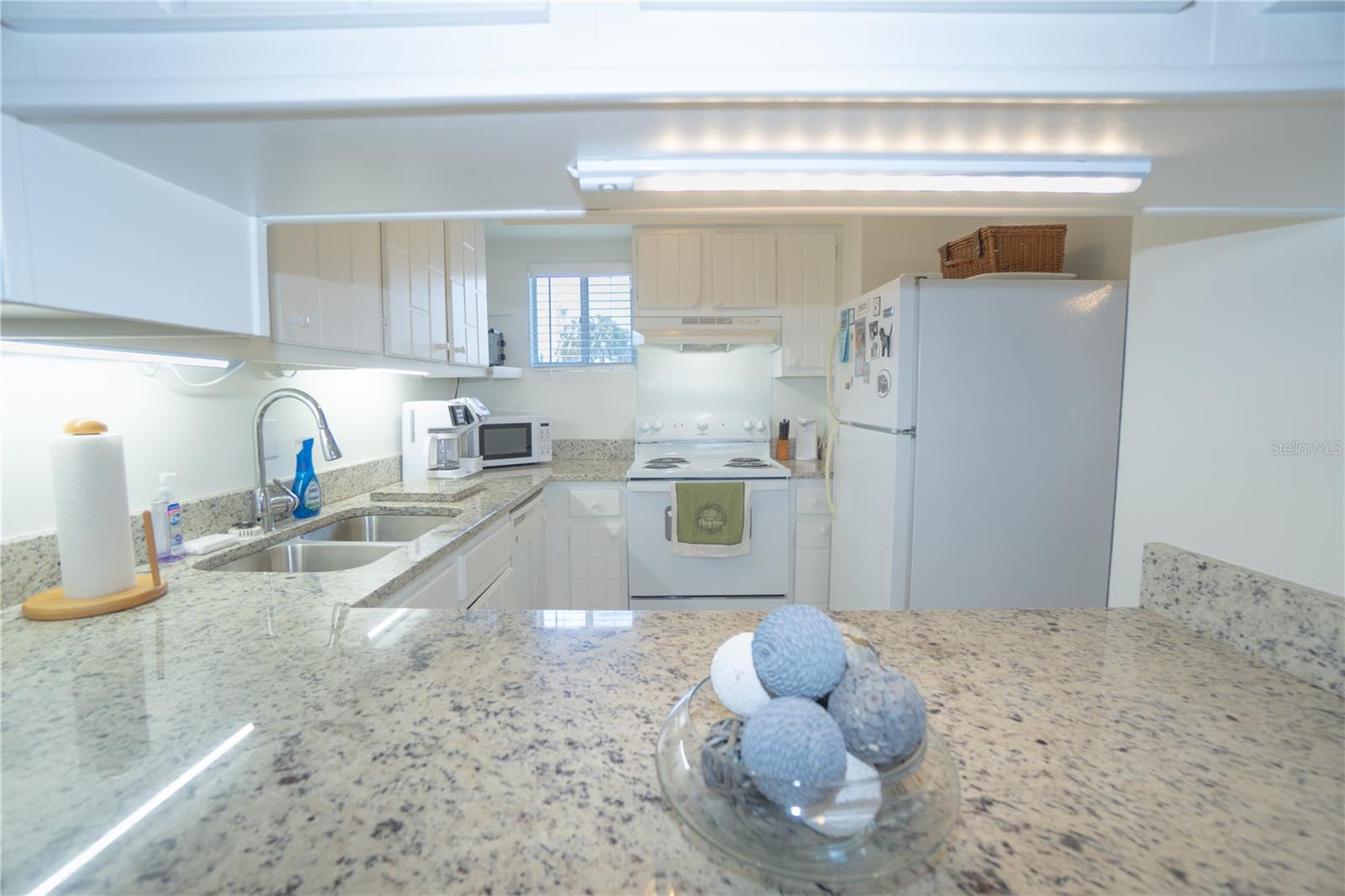 22375 EDGEWATER DR #123