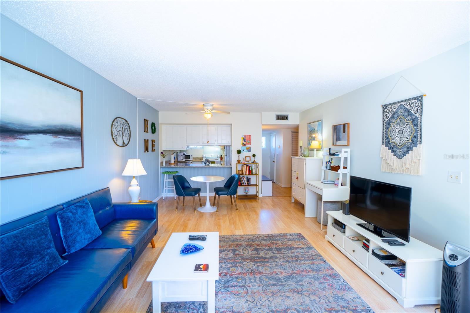 22375 EDGEWATER DR #123