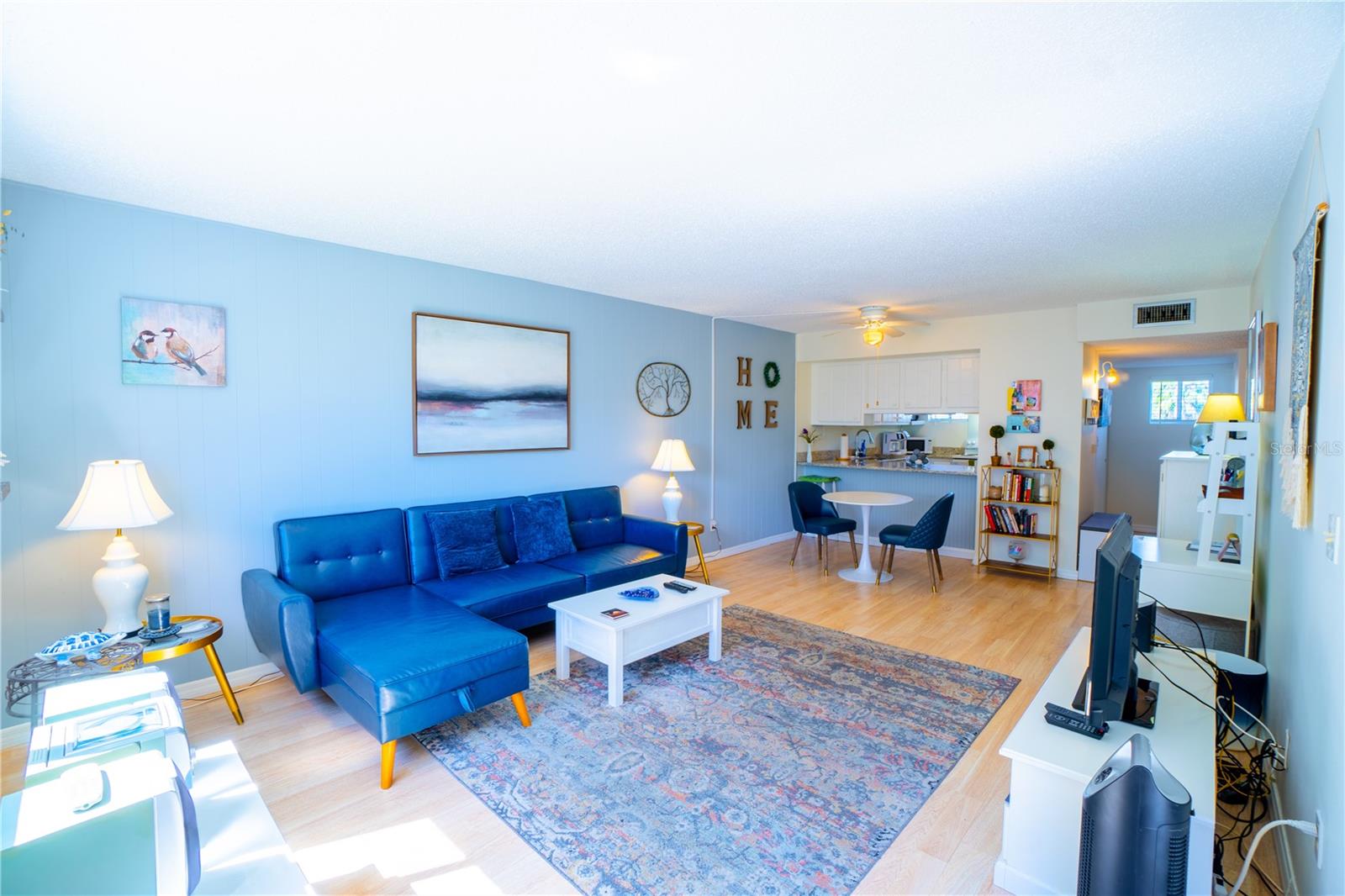 22375 EDGEWATER DR #123