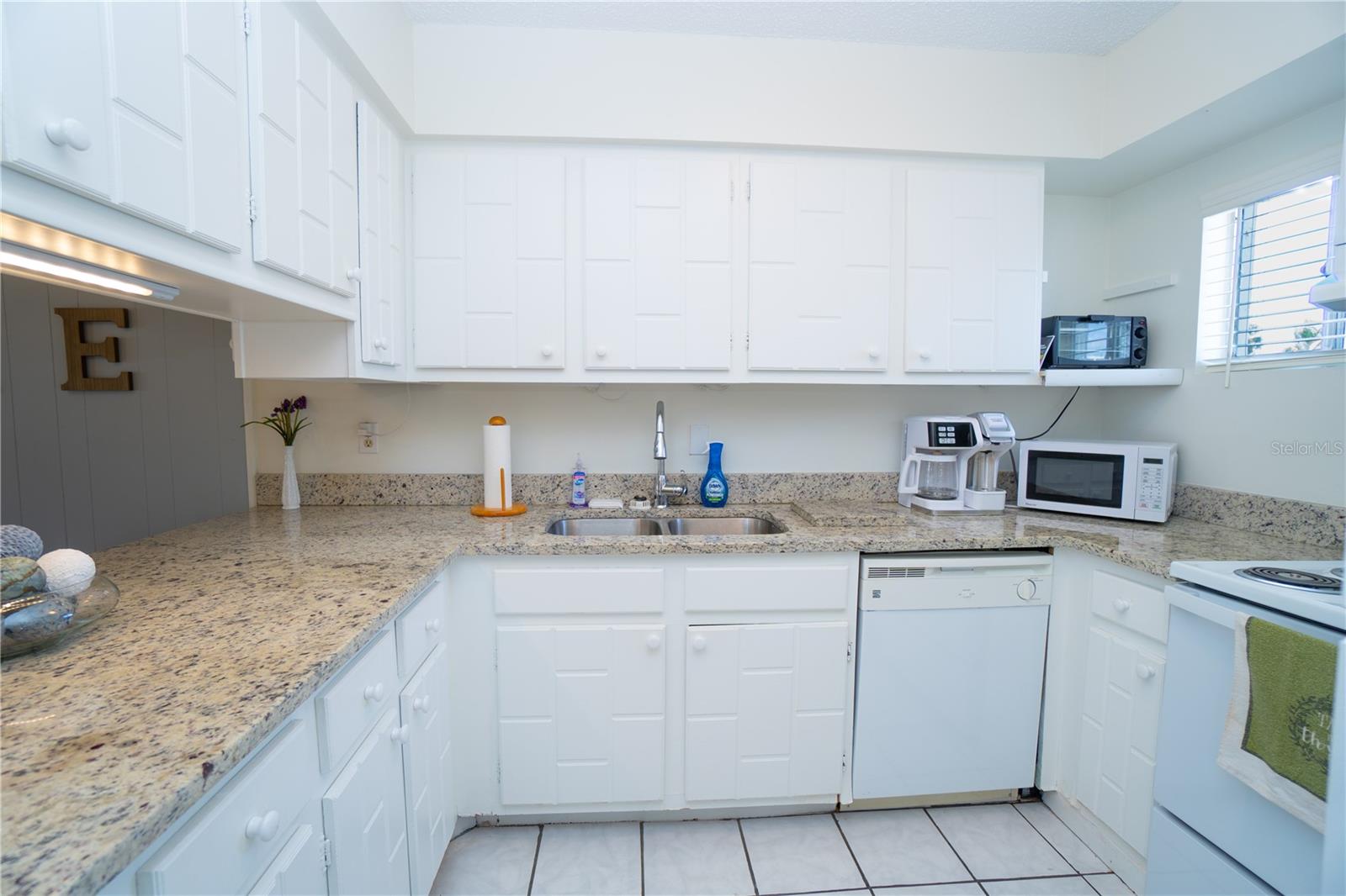 22375 EDGEWATER DR #123