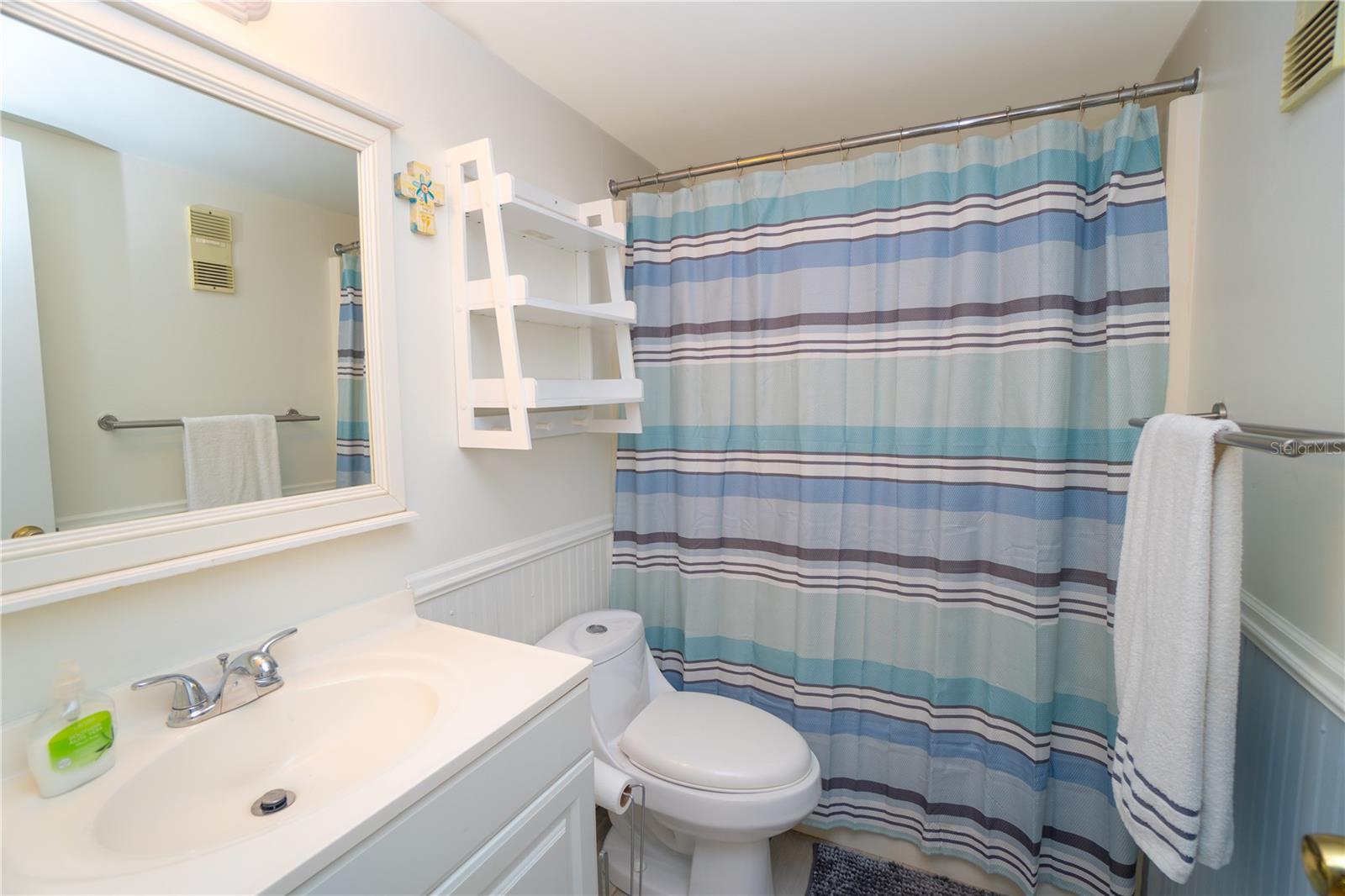 22375 EDGEWATER DR #123