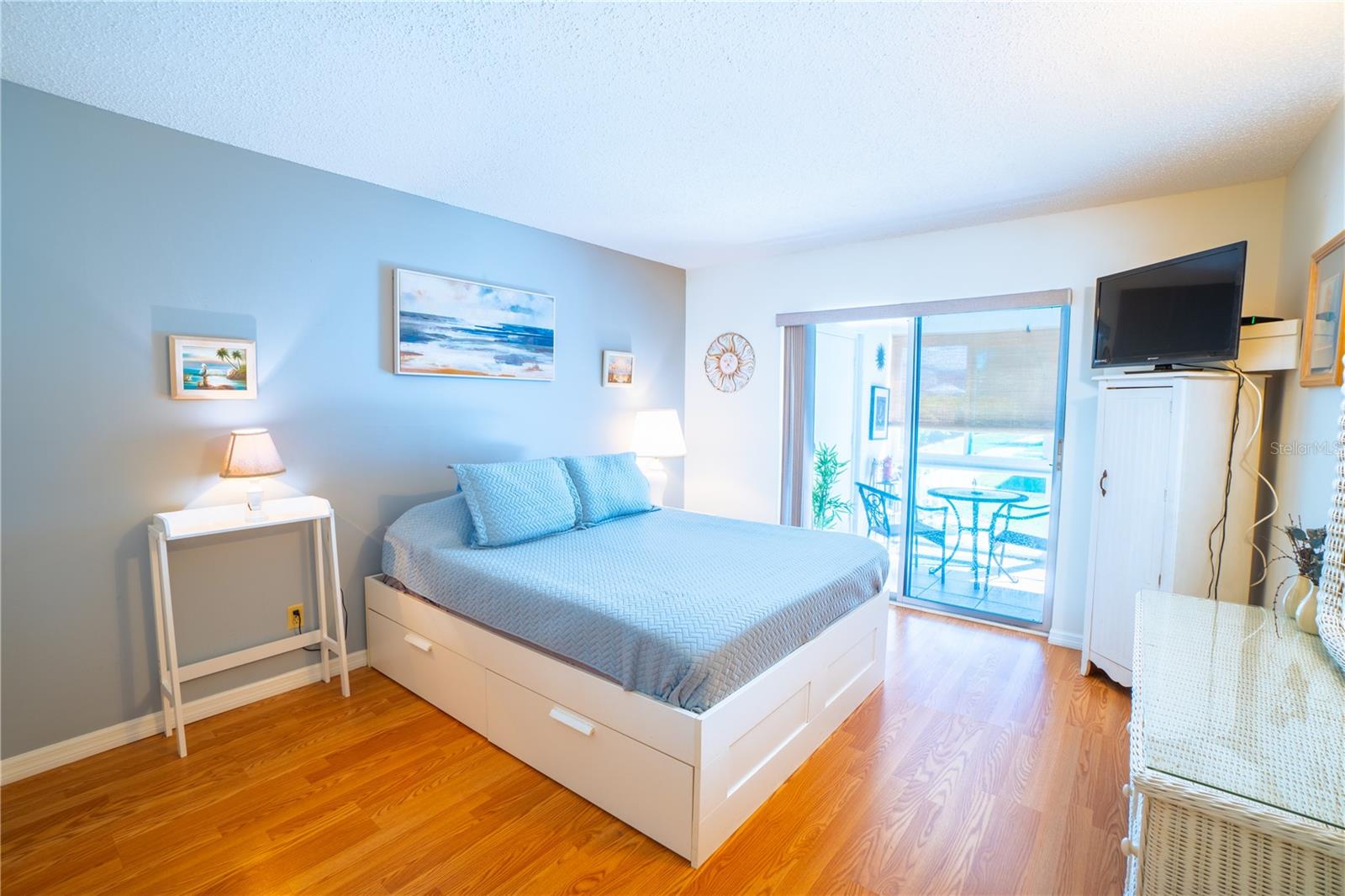 22375 EDGEWATER DR #123