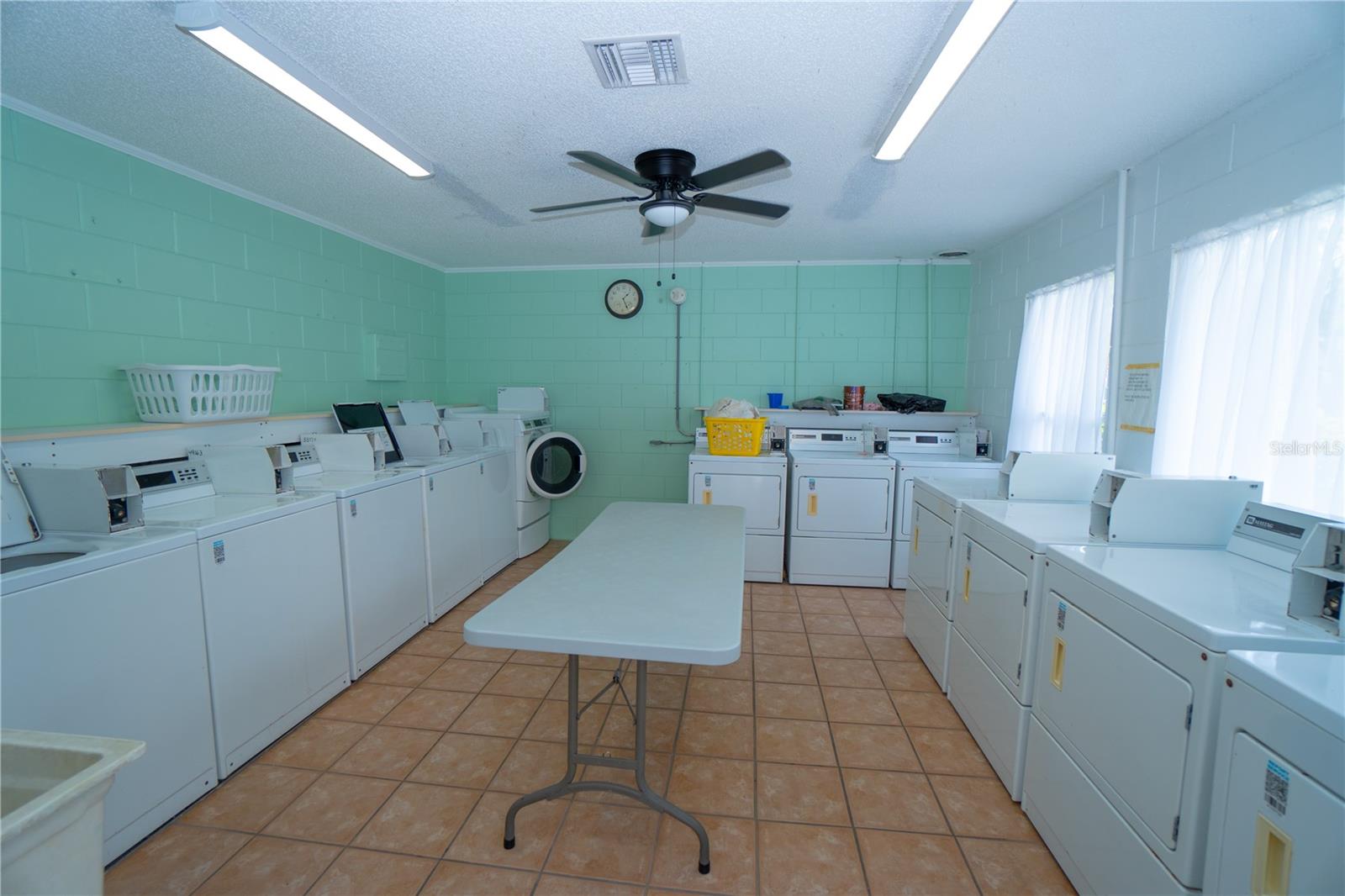 22375 EDGEWATER DR #123