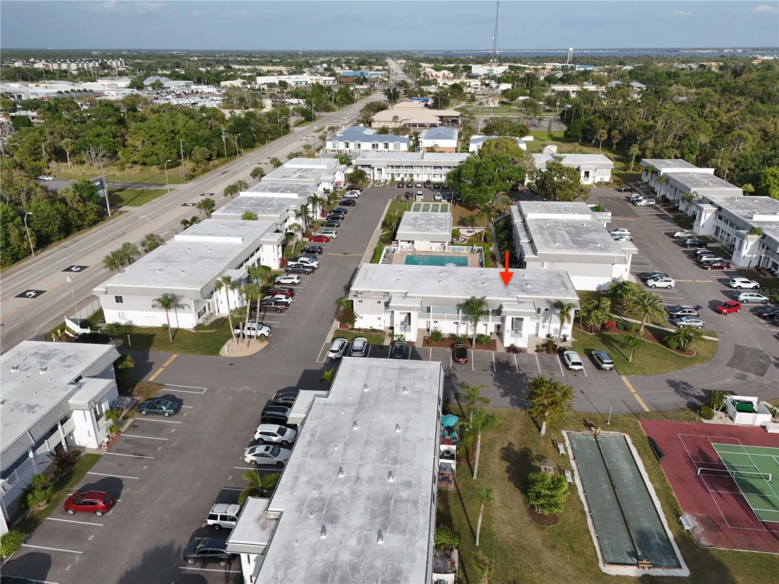 22375 EDGEWATER DR #123