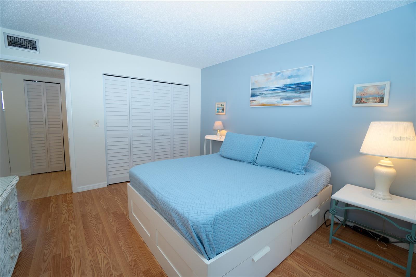 22375 EDGEWATER DR #123