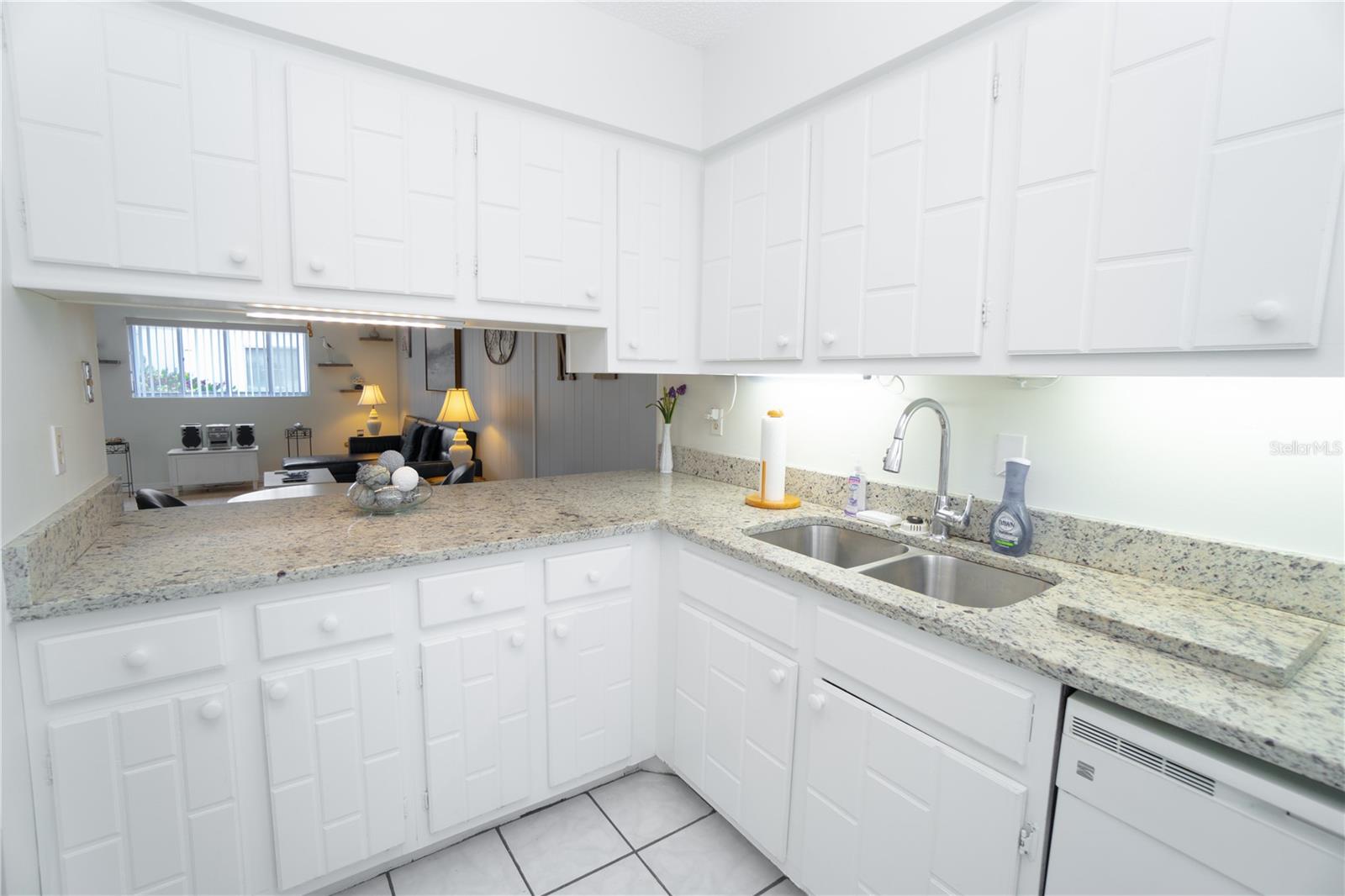 22375 EDGEWATER DR #123