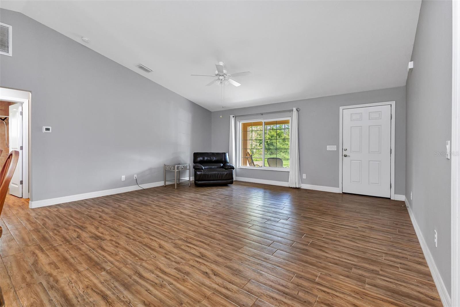 2149 TROPICAIRE BLVD