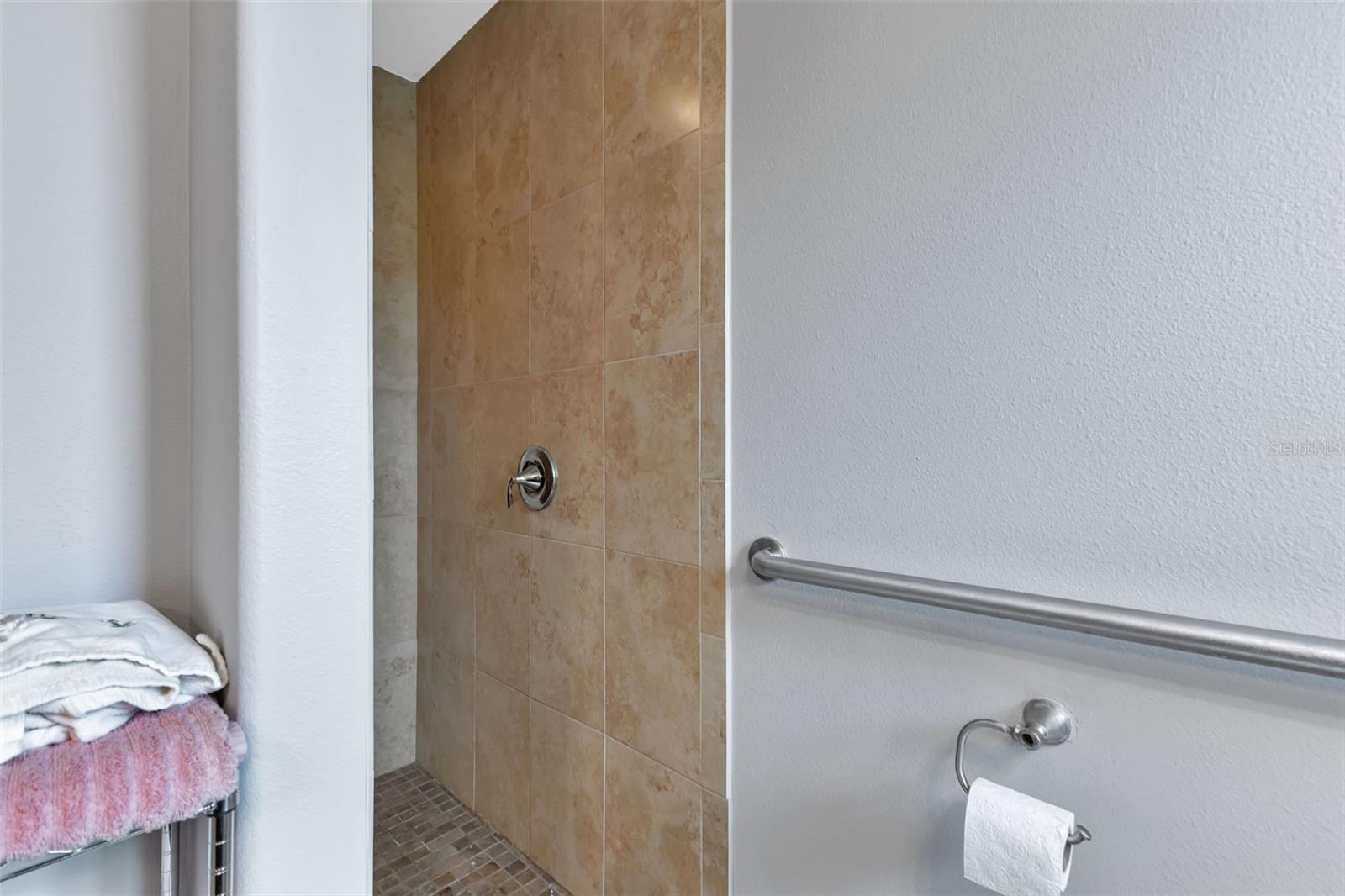 2149 TROPICAIRE BLVD