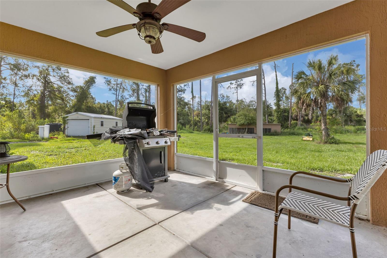 2149 TROPICAIRE BLVD