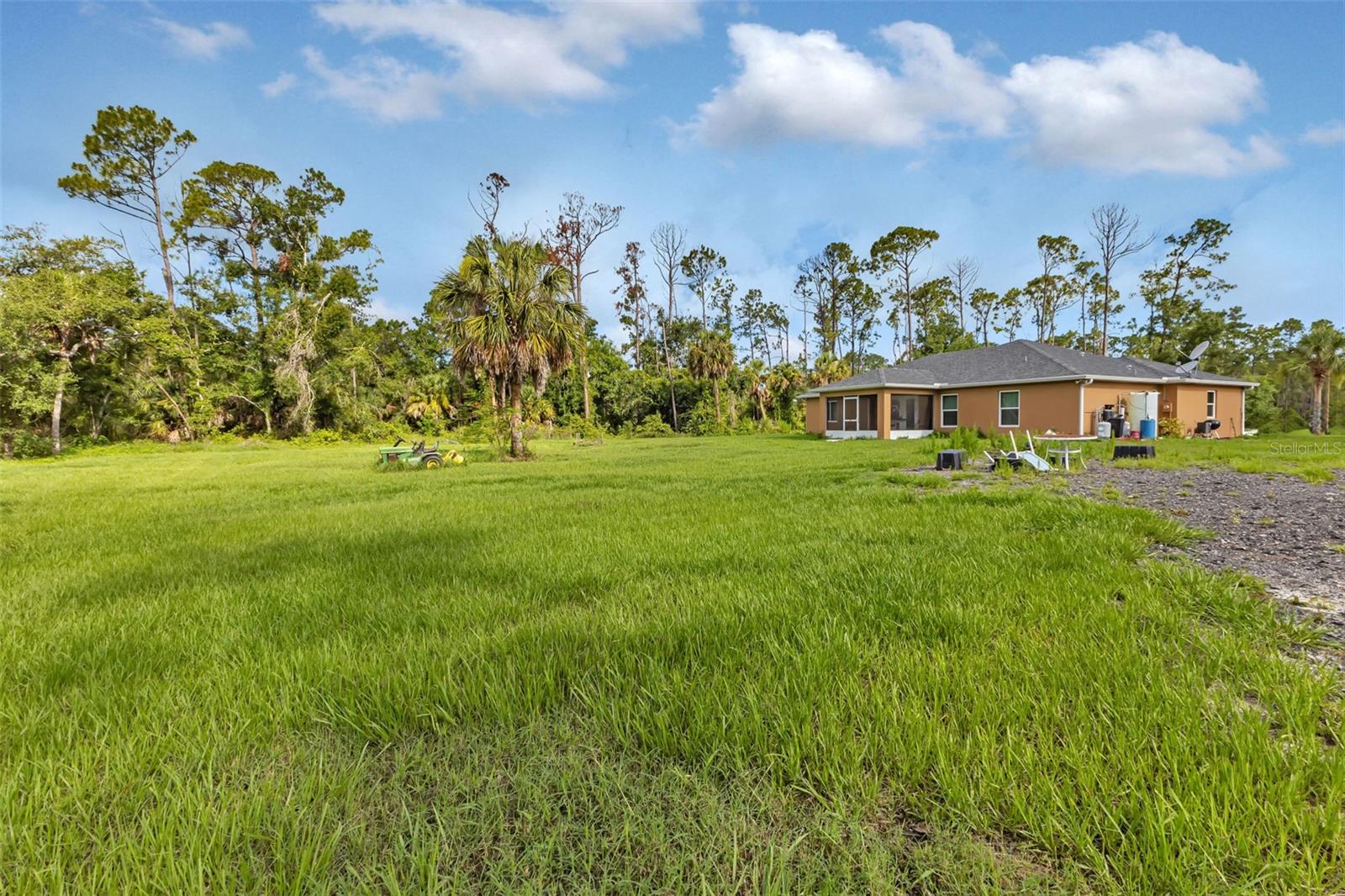 2149 TROPICAIRE BLVD