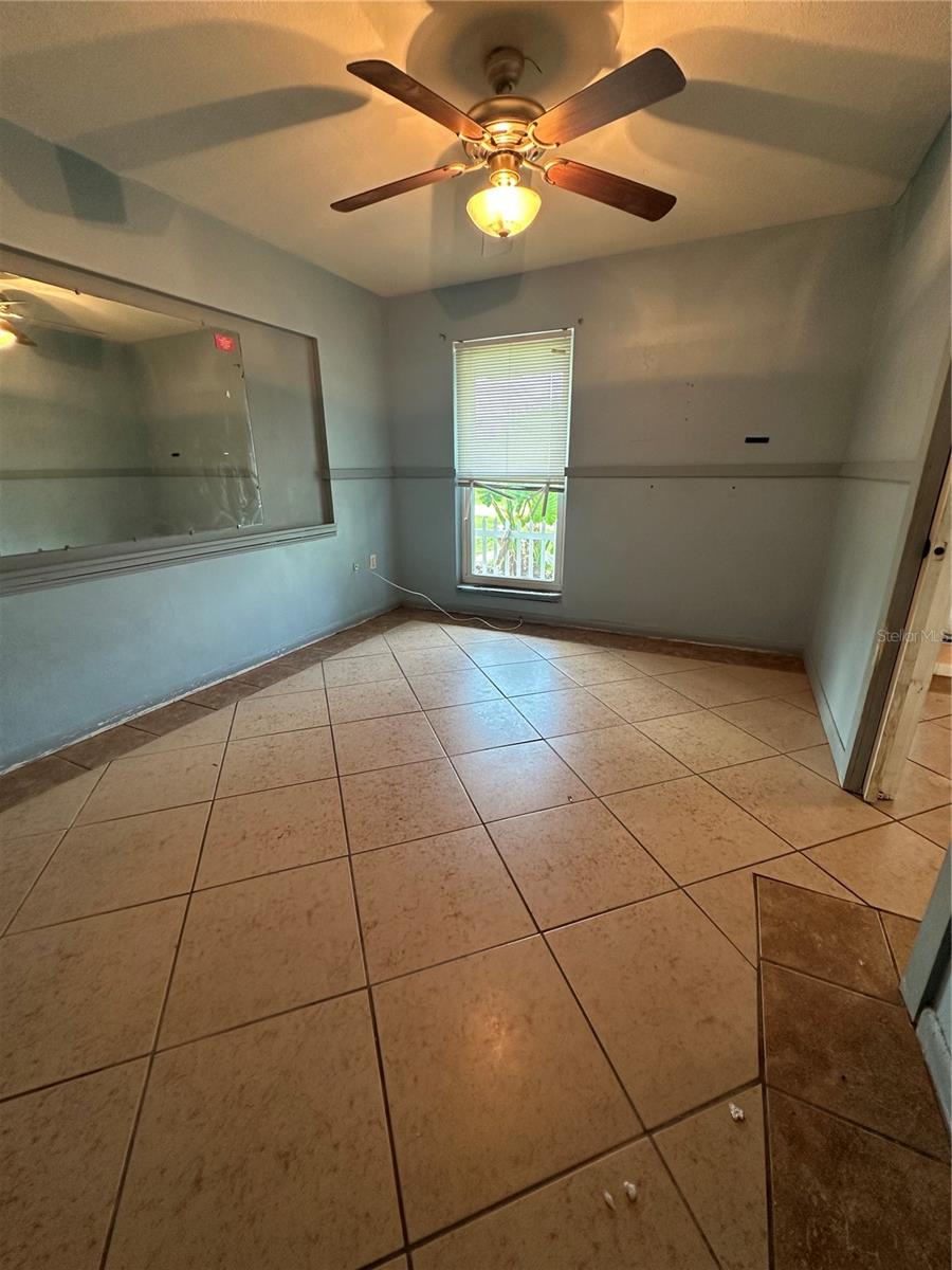 480 SHARON CIR