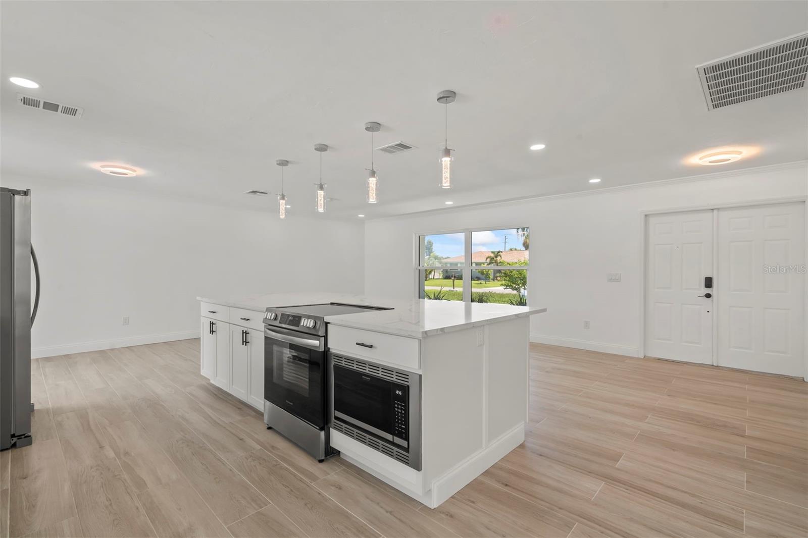 234 SEMINOLE BLVD NW