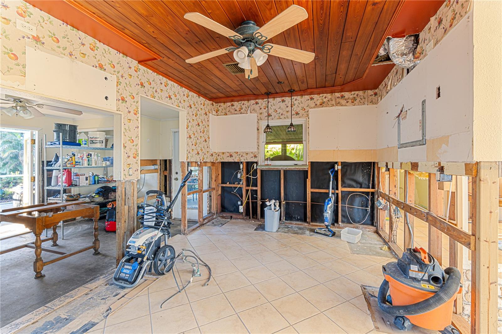 4497 NORTHSHORE DR