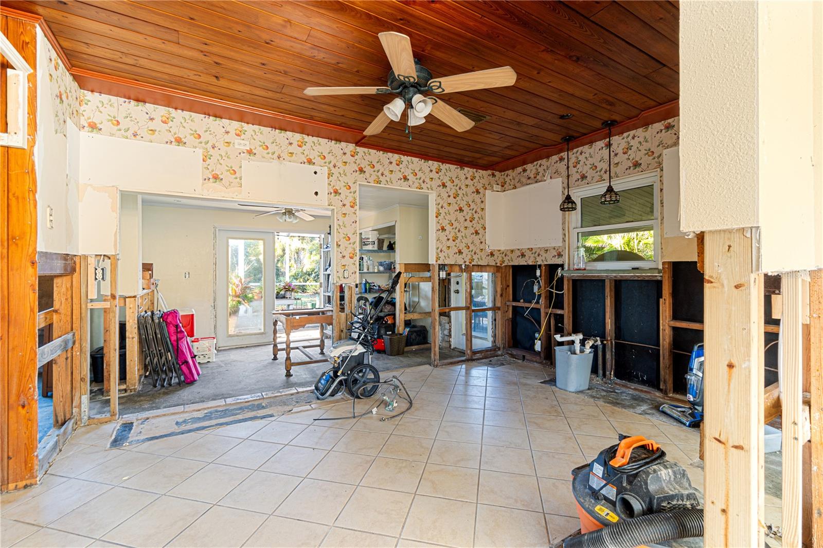 4497 NORTHSHORE DR