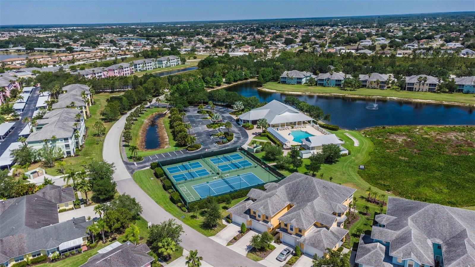 2061 WILLOW HAMMOCK CIR #204