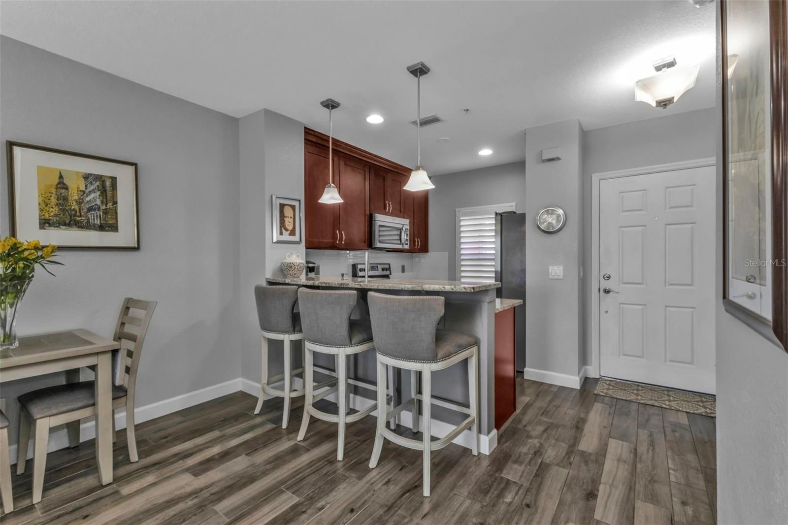 2061 WILLOW HAMMOCK CIR #204