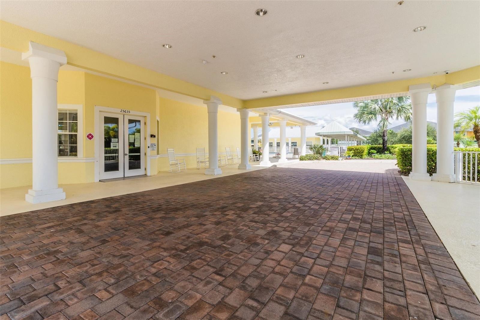 2061 WILLOW HAMMOCK CIR #204