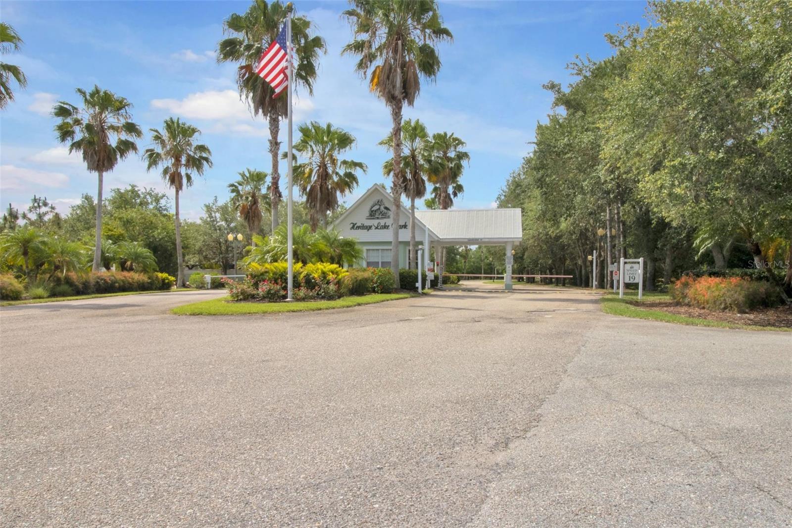 2061 WILLOW HAMMOCK CIR #204