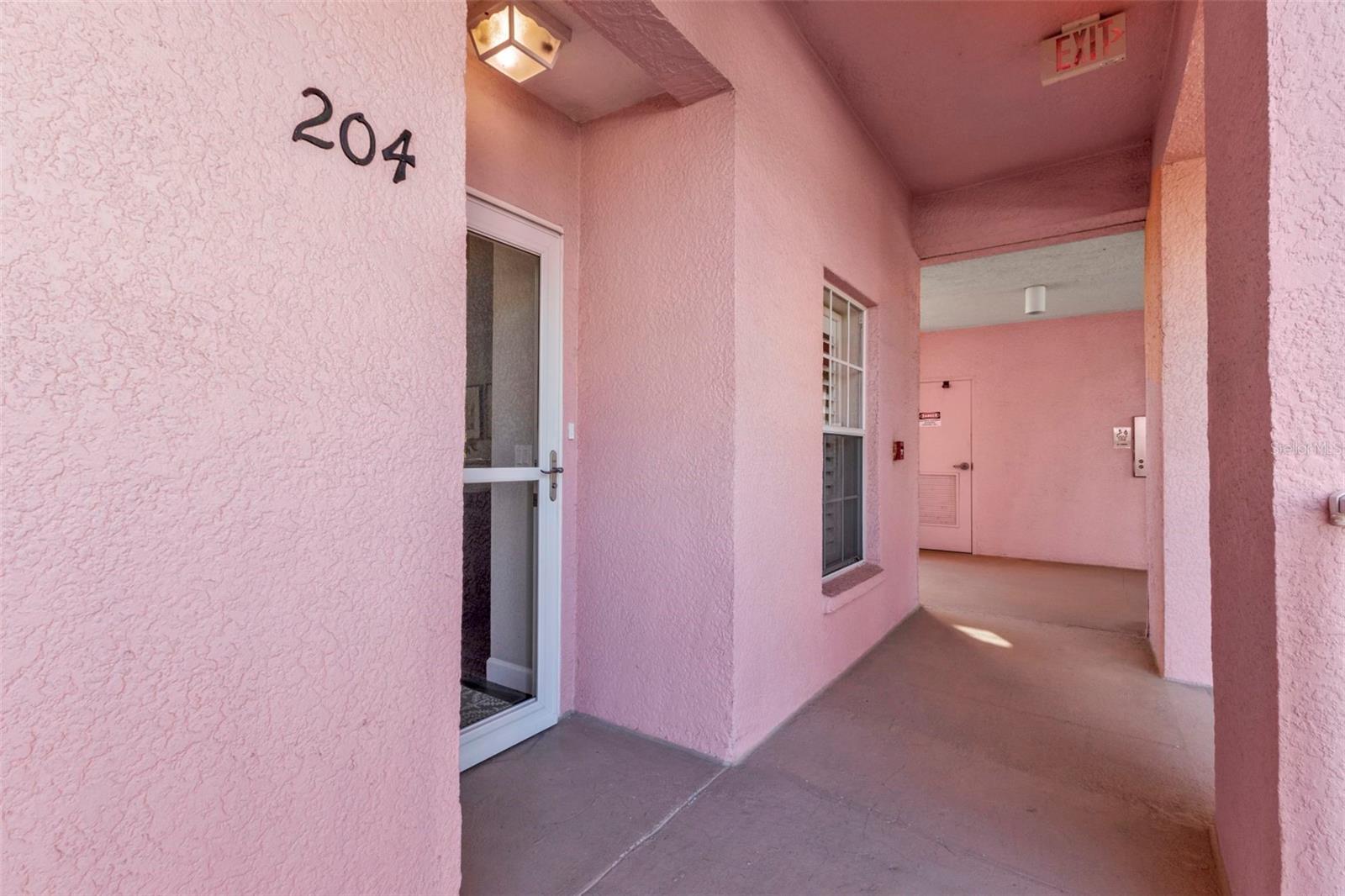 2061 WILLOW HAMMOCK CIR #204