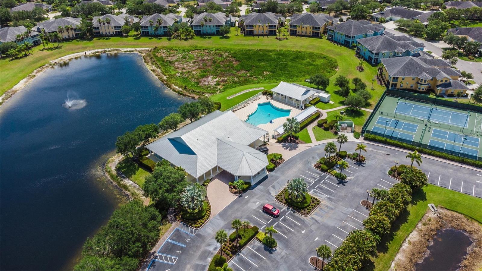 2061 WILLOW HAMMOCK CIR #204