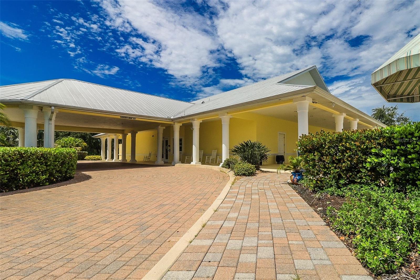 2061 WILLOW HAMMOCK CIR #204