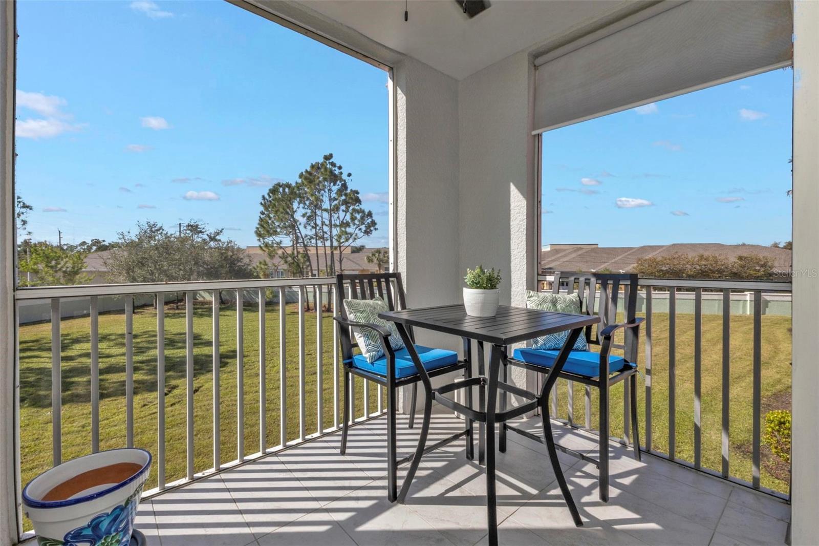 2061 WILLOW HAMMOCK CIR #204