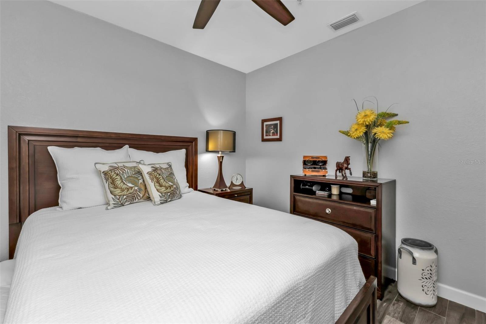 2061 WILLOW HAMMOCK CIR #204