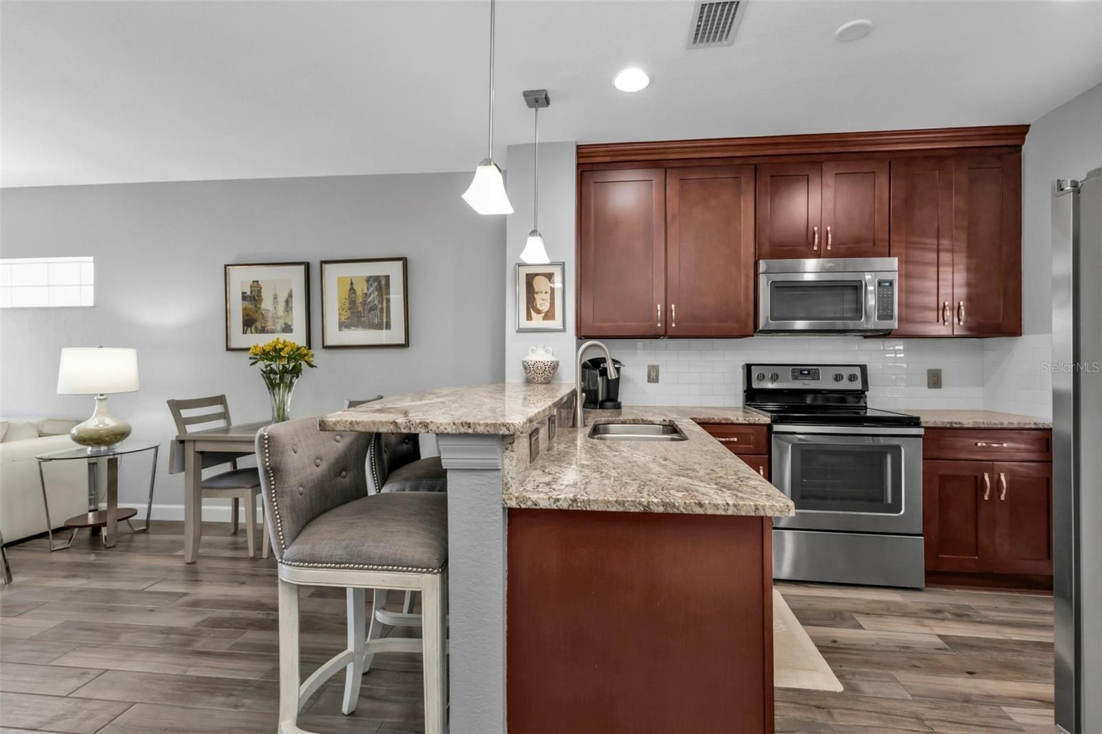 2061 WILLOW HAMMOCK CIR #204