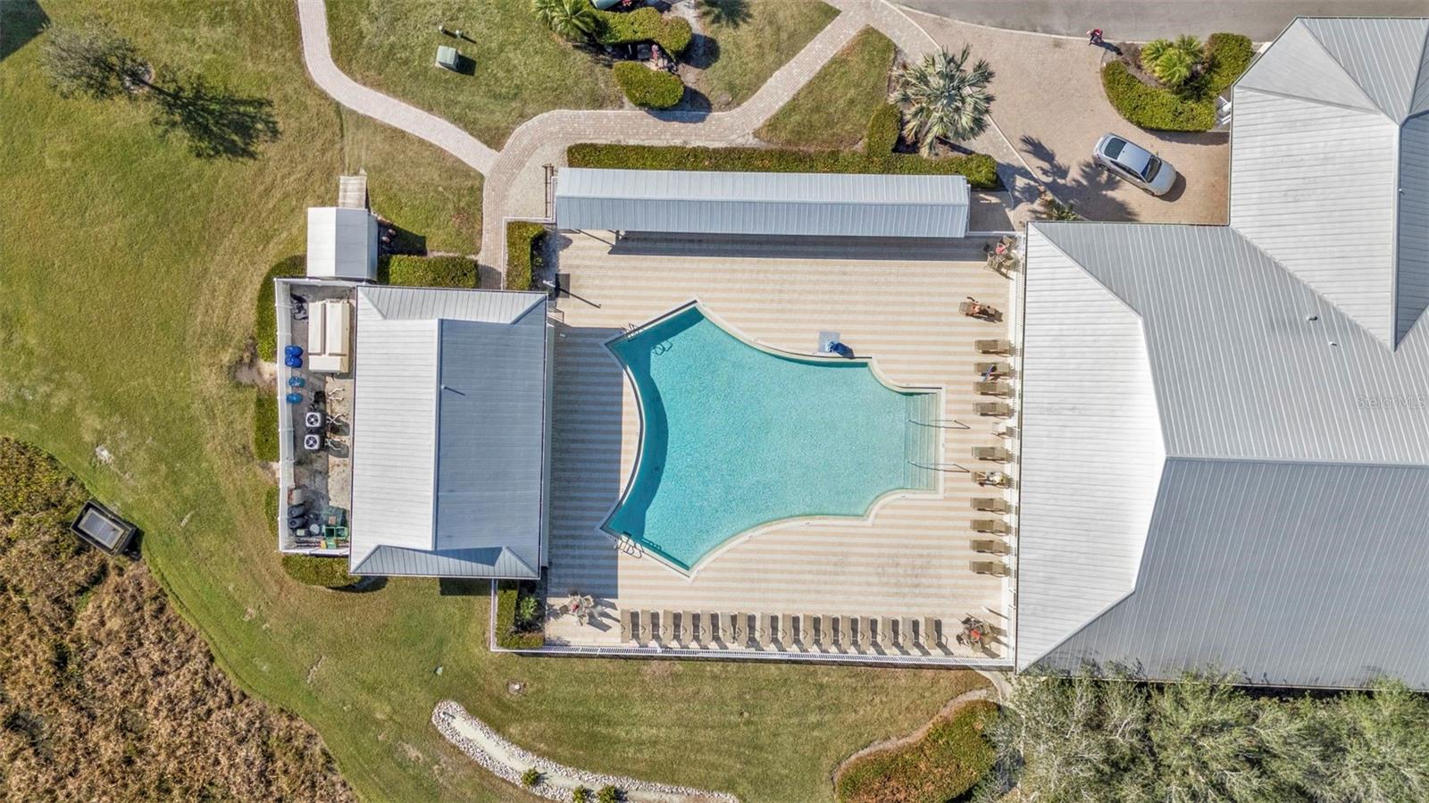 2061 WILLOW HAMMOCK CIR #204