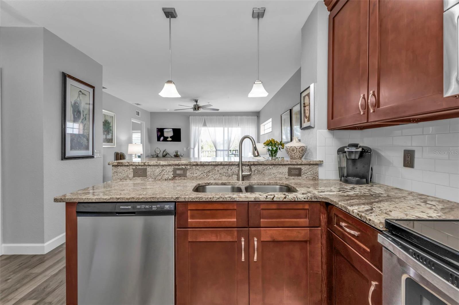 2061 WILLOW HAMMOCK CIR #204
