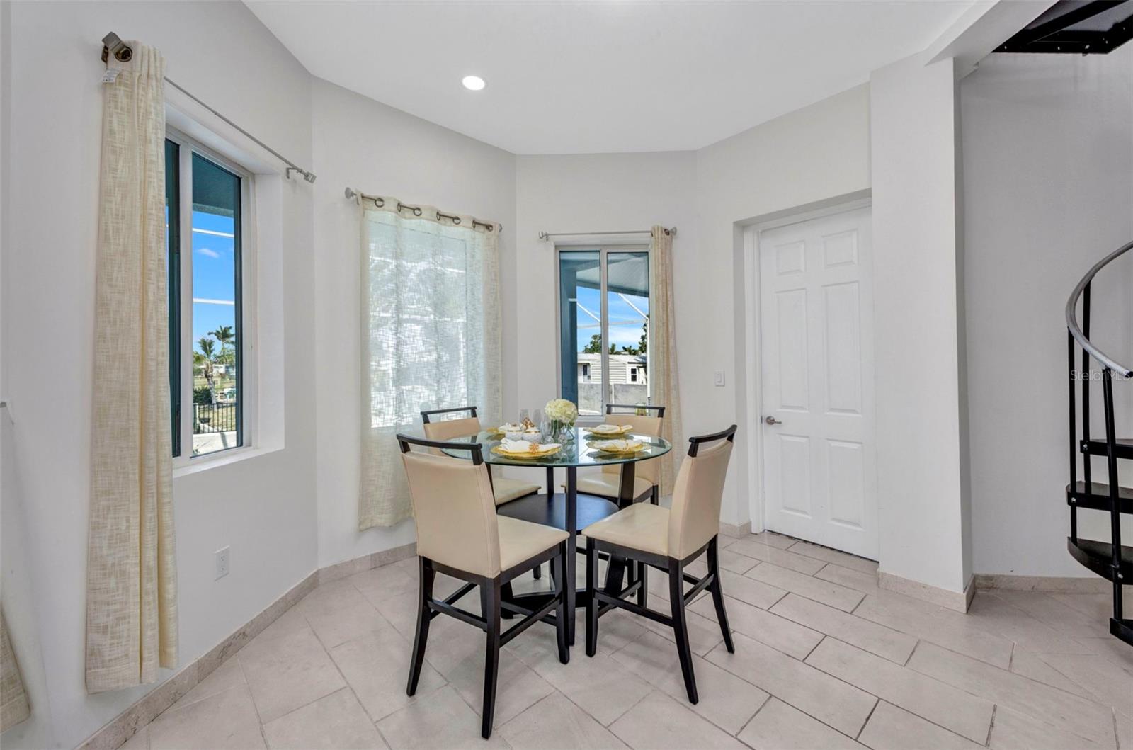 4213 GARDNER DR