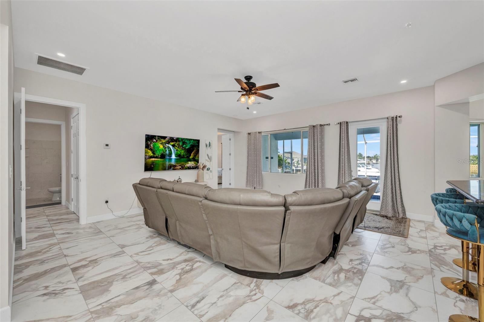 4213 GARDNER DR