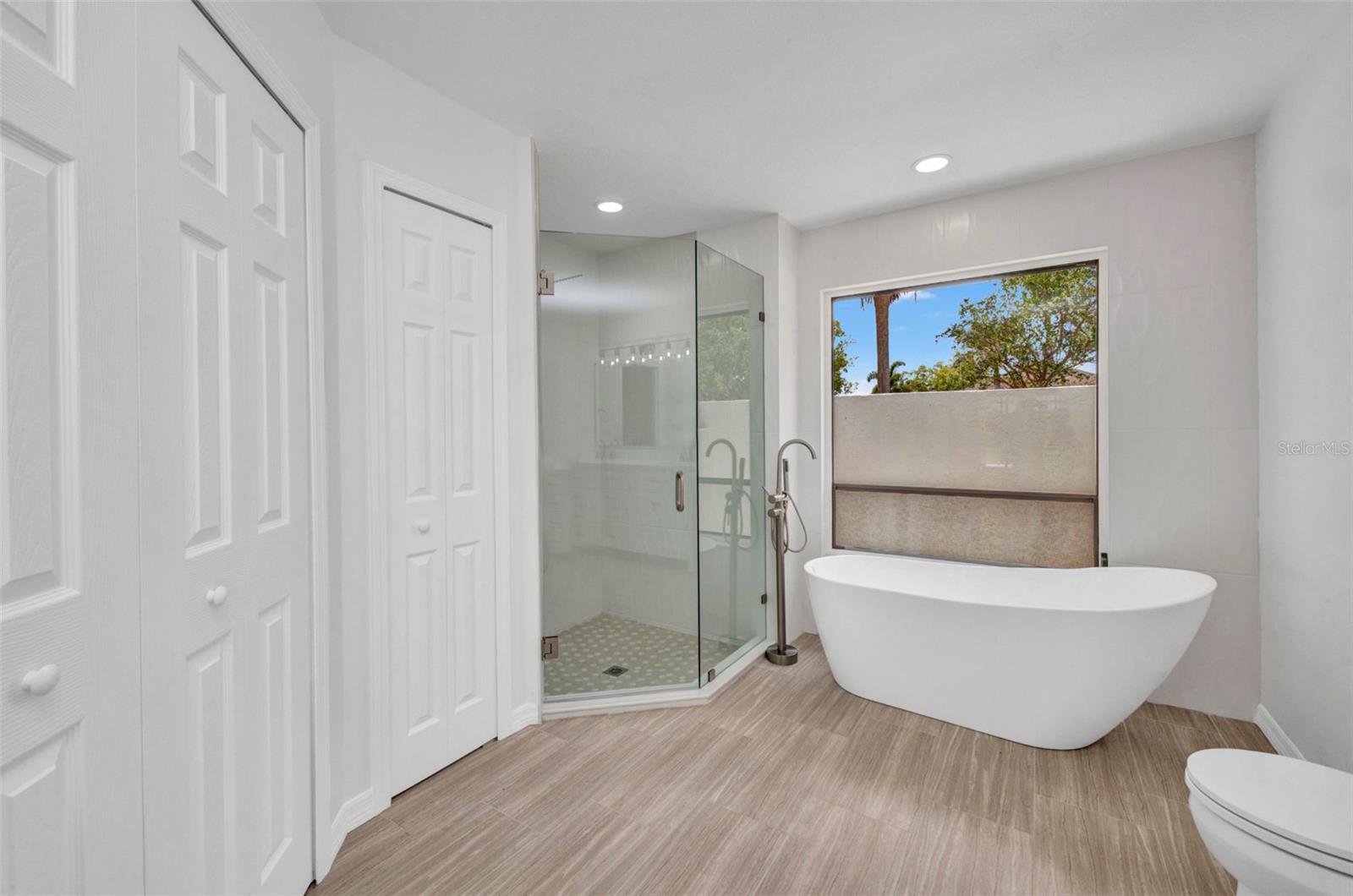 2442 RIO DE JANEIRO AVE