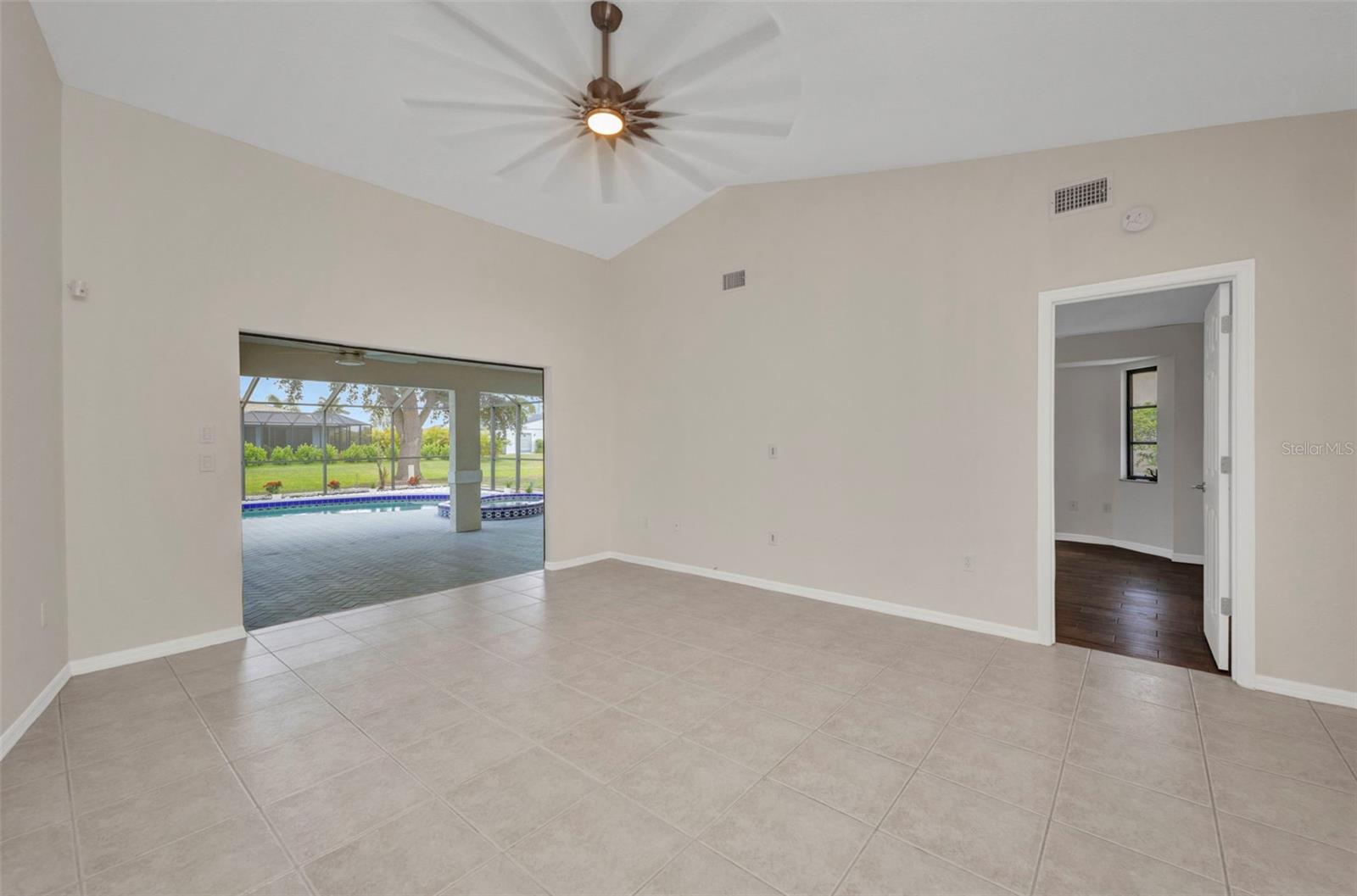 2442 RIO DE JANEIRO AVE