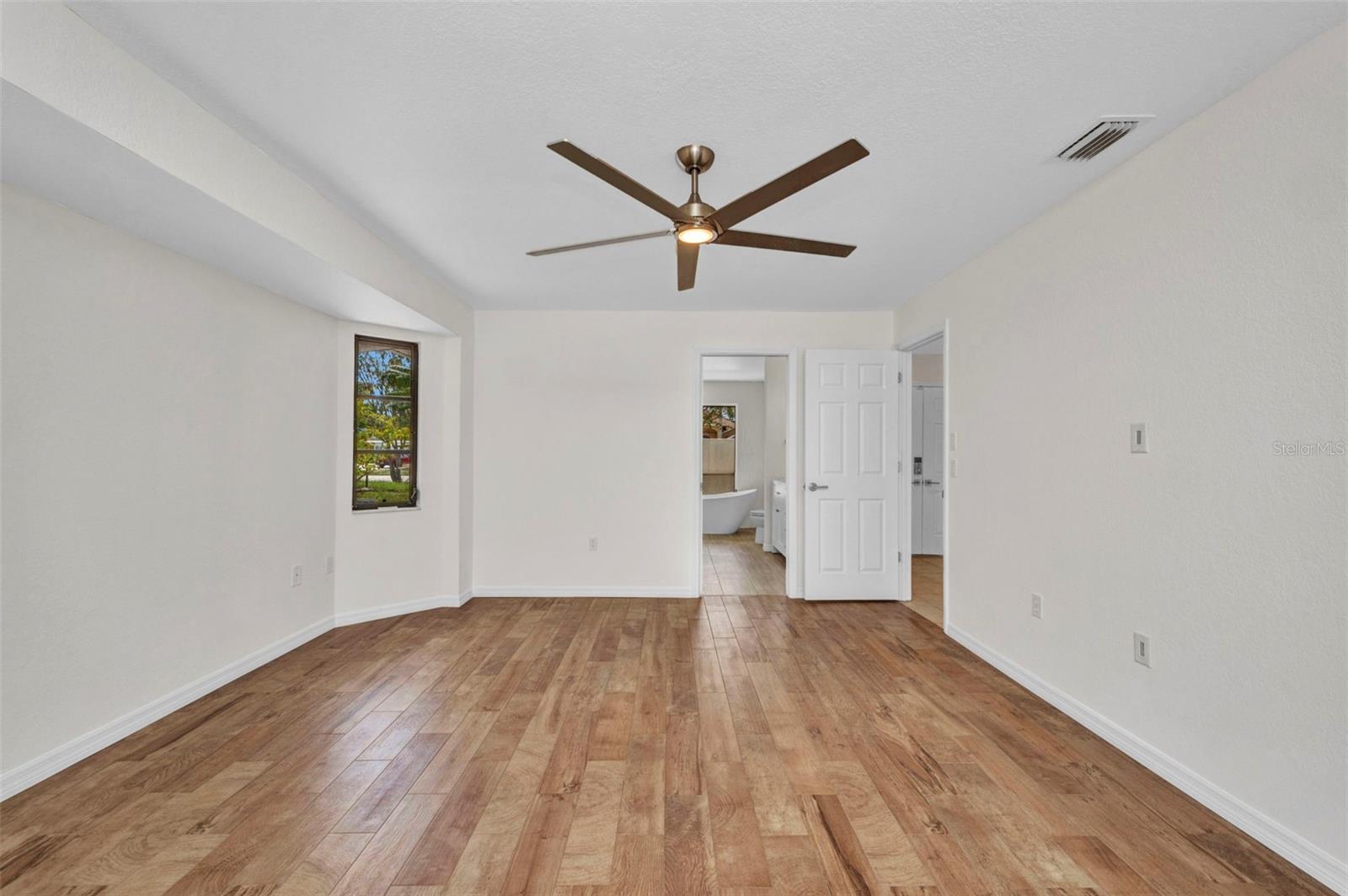 2442 RIO DE JANEIRO AVE