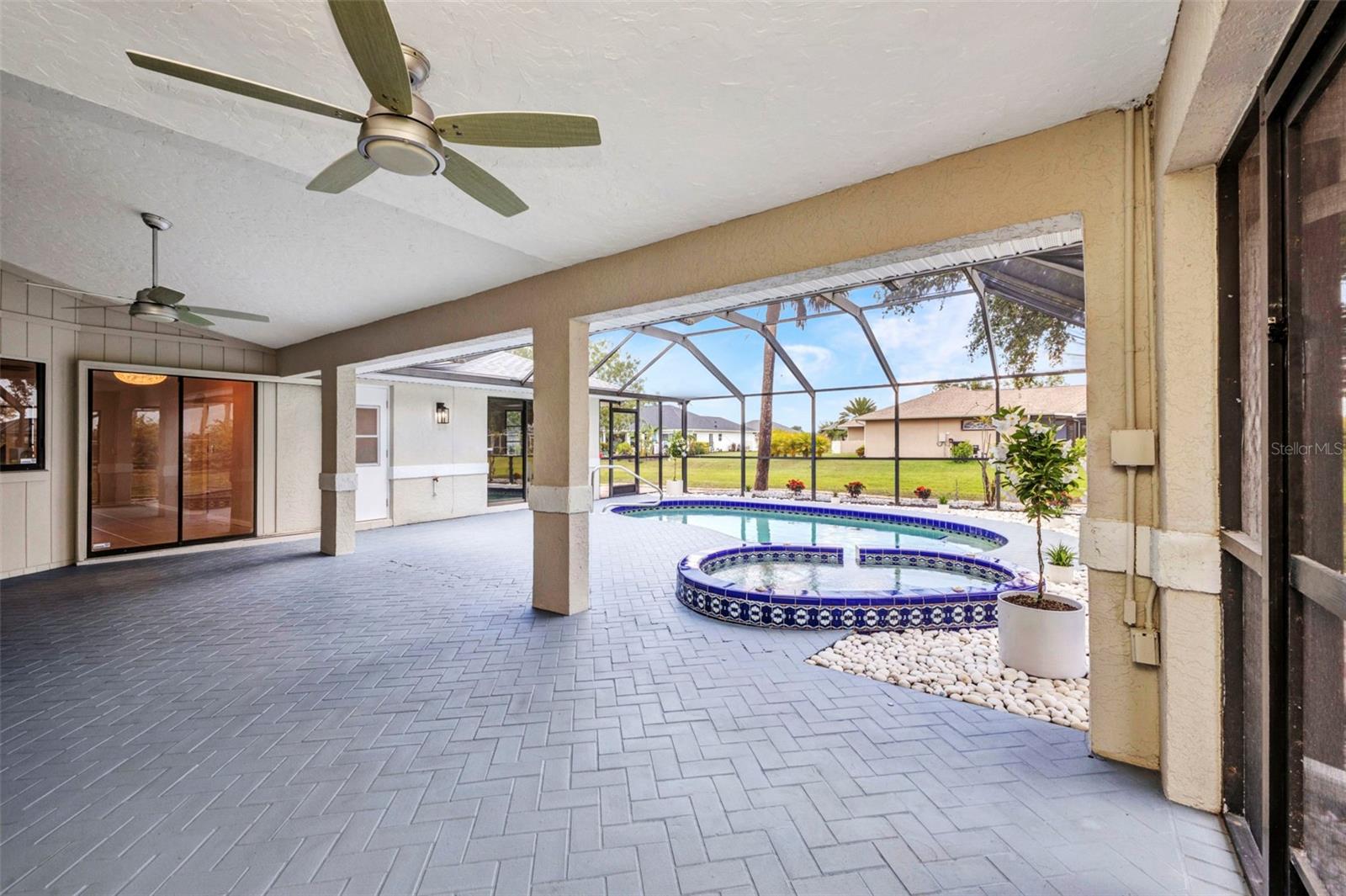 2442 RIO DE JANEIRO AVE