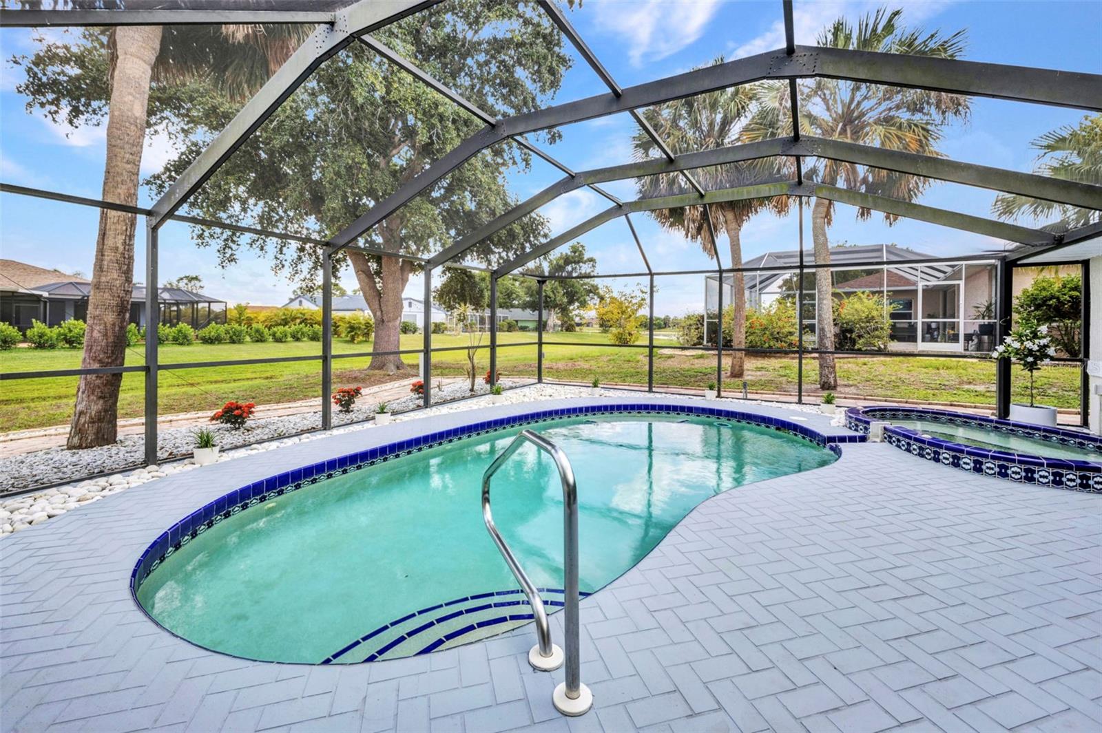 2442 RIO DE JANEIRO AVE