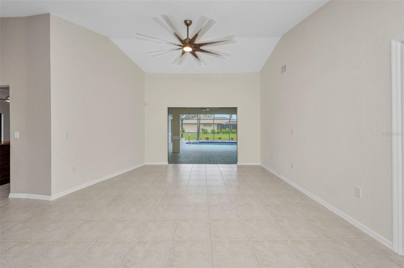 2442 RIO DE JANEIRO AVE