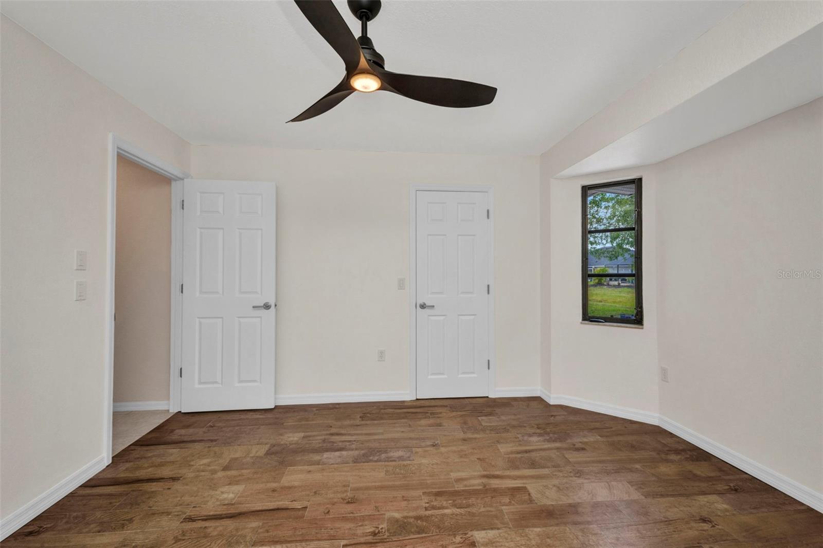 2442 RIO DE JANEIRO AVE