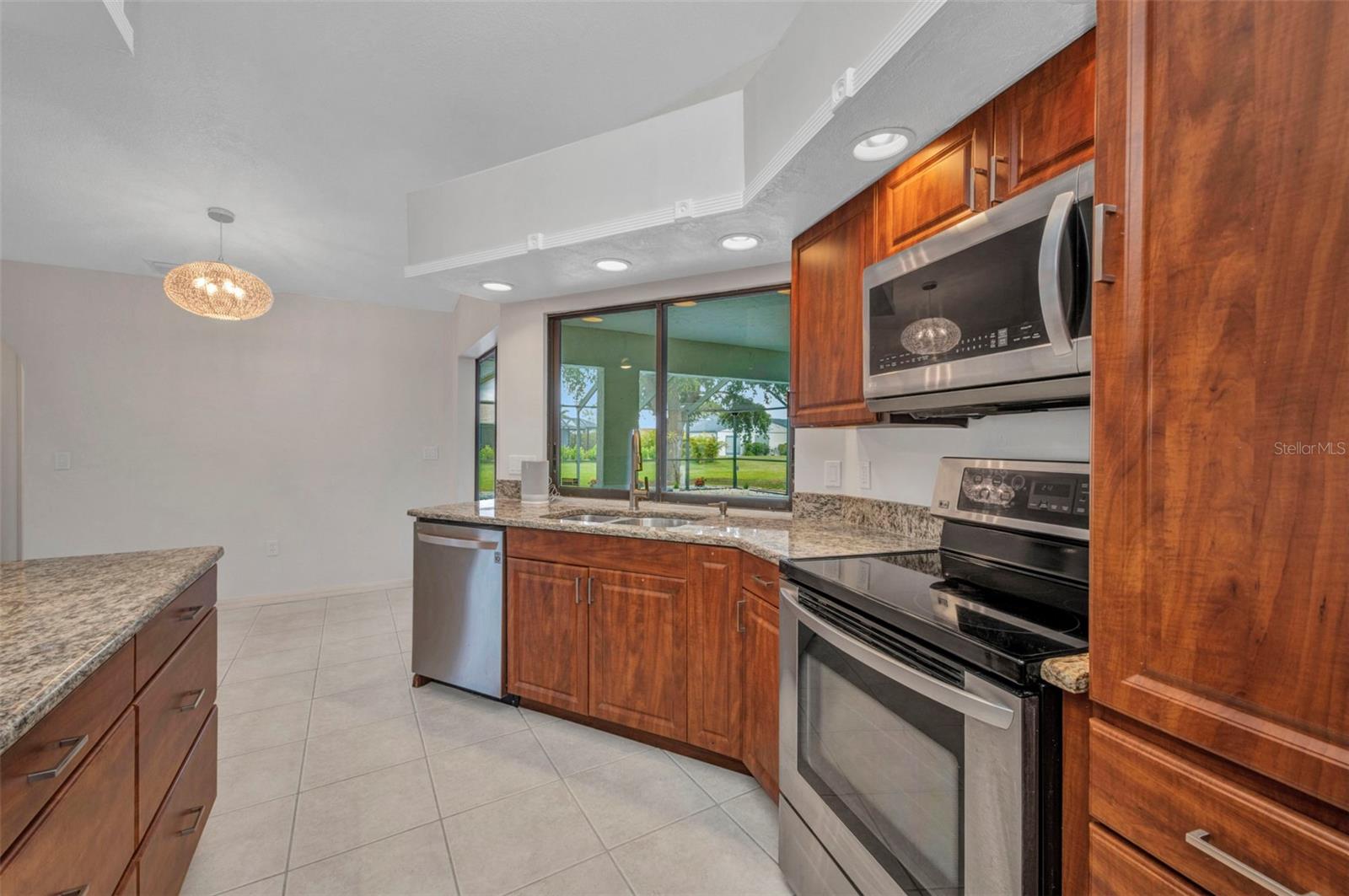 2442 RIO DE JANEIRO AVE