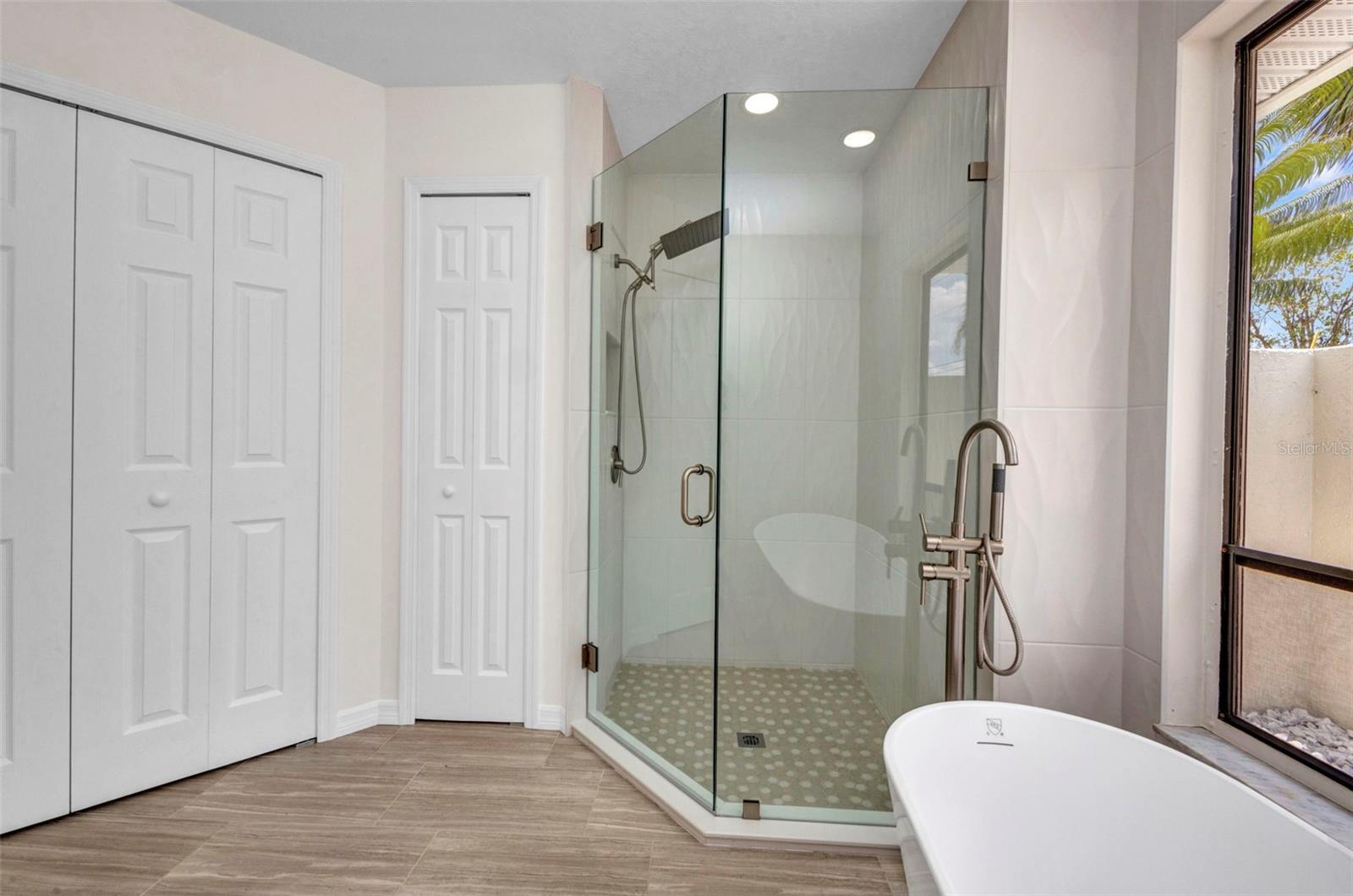 2442 RIO DE JANEIRO AVE