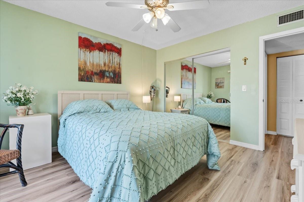 22375 EDGEWATER DR #120