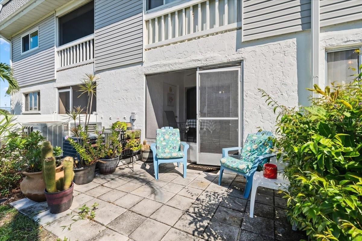 22375 EDGEWATER DR #120