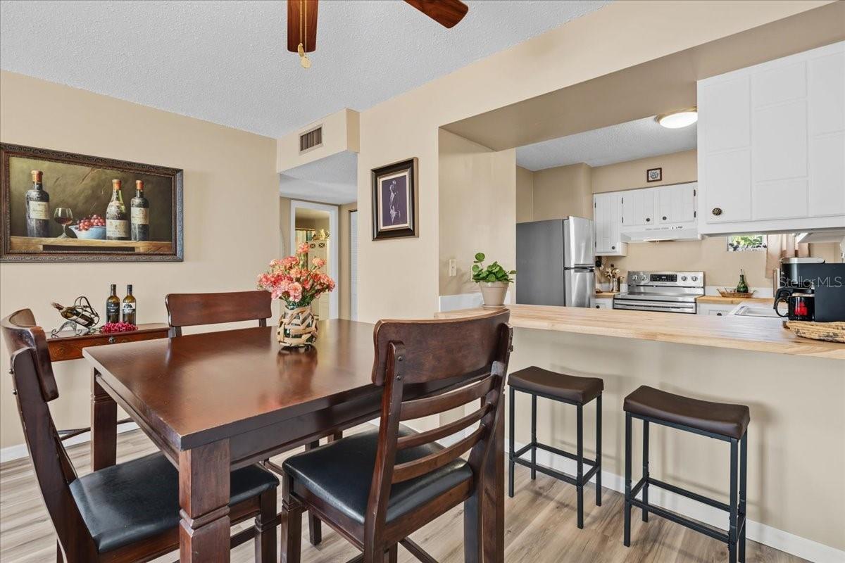 22375 EDGEWATER DR #120